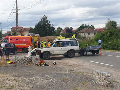 Bourgogne Accident De La Route Sornay Dans La Bresse De Sa Ne Et