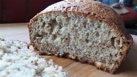 Easy Banana Nut Bread Recipe