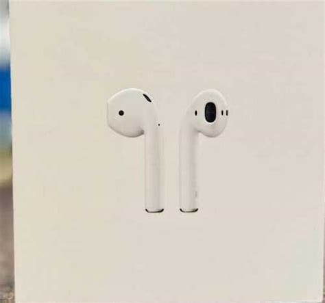 Apple AirPods 2 (с зарядным футляром) MV7N2 | Festima.Ru – частные ...