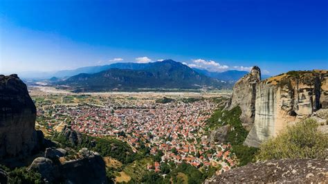 James Bond, 'Game of Thrones' were here: Tour the breathtaking monasteries of Meteora - CNET