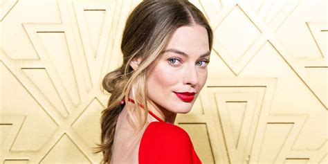 Margot Robbie Debuts Strawberry Blonde Hair And Bangs