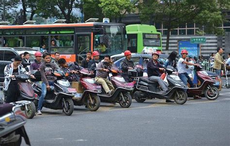 中國這個「騎在電瓶車上的城市」，擁有兩百多萬輛，是汽車的4倍 每日頭條