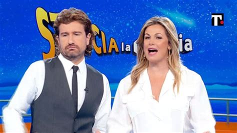 Striscia La Notizia Quando Torna In Tv Conduttori Veline Promo