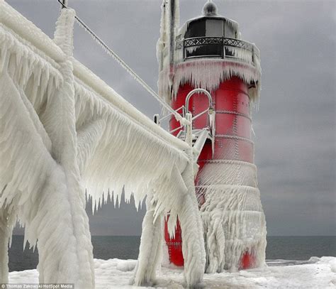 The Great Lakes' Eerily Frozen Lighthouses