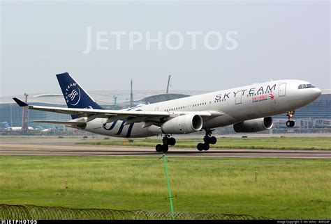 B Airbus A China Eastern Airlines Hin Volvo Jetphotos