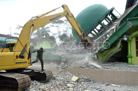 Kerusakan Akibat Gempa Antara Foto