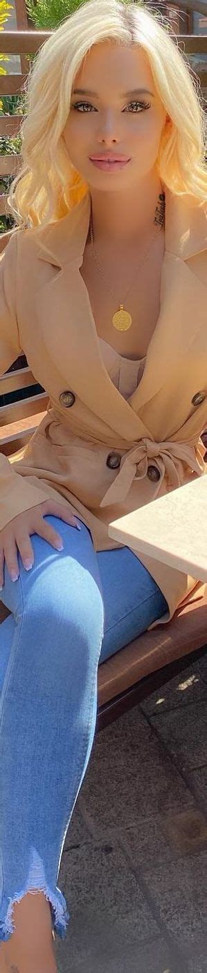 Téa Tosh Amina Shena Dollapi teatosh Beautiful blonde Beautiful girls Denim chic