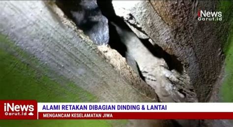 Video Pergerakan Tanah Di Cisewu Kantor Desa Dan Rumah Warga Terdampak