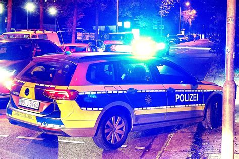 Razzia Im Erzgebirge Polizei Entdeckt Waffe Das Steckt Dahinter