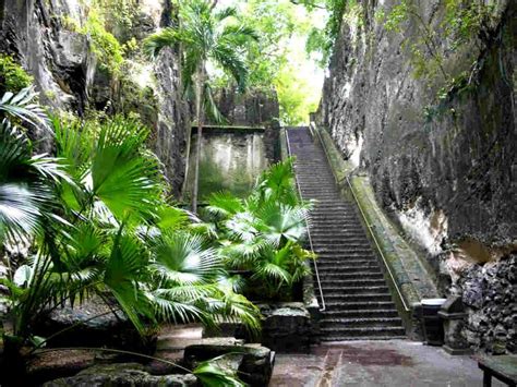 Nassau Bahamas Queen S Staircase Seaworld San Diego Sea World Bahamas