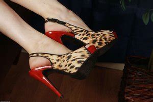 Fatty Naked Babe XXX Dessert