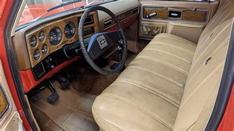 suburban interior | Barn Finds