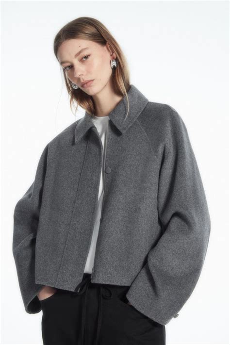 KURZE JACKE AUS DOUBLEFACE WOLLE GRAU In 2024 Wool Jacket Wool