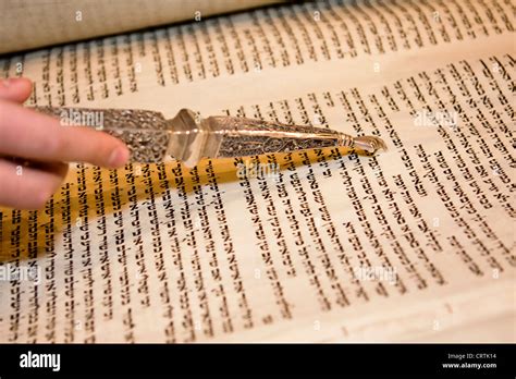 Torah reading -Fotos und -Bildmaterial in hoher Auflösung – Alamy