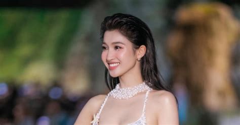 Thần tiên tỷ tỷ Phương Nhi giải thích ra sao khi bị chê trình diễn bikini thiếu tự tin