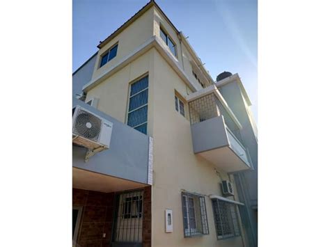 Vende Se Moradia Geminada T T Na Polana Cimento Maputo