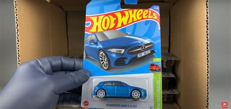 Inside The Hot Wheels B Case Super Treasure Hunt BMW Revealed Autoevolution