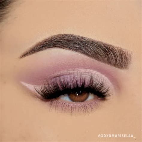 At Glance Stick Shadow Nude Beige Moira Luces Beautiful