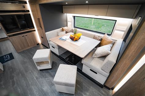 STX Scania 3 Pop Out/305 - STX Motorhomes