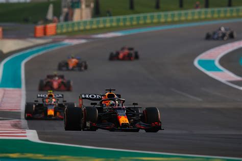 Verstappen Bate Hamilton E Conquista O Primeiro T Tulo Na F1 Ap S Final