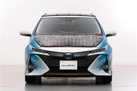 Toyota Pone A Prueba Un Prius Phv Con Paneles Solares