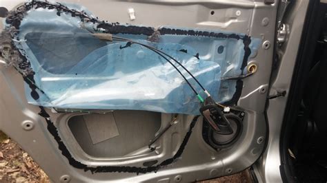 Шумка задних дверей+динамики Helix 16см — Toyota Corolla Verso, 1,8 л ...