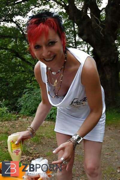 Les Salopes No Hooter Slings ZB Porn