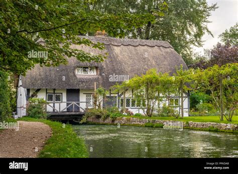 House new alresford hampshire england hi-res stock photography and ...