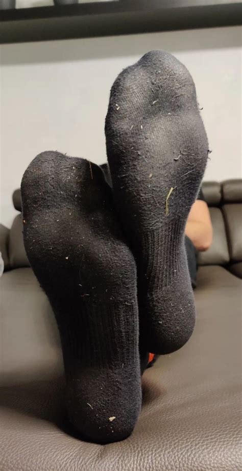 Hot Guys Sagging And Socks They Look Sniffable