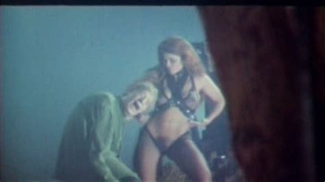 Naked Vivienne Sultan In Proibito Erotico