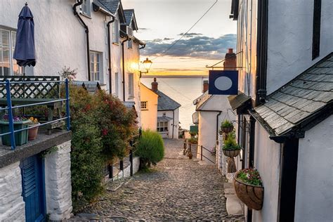 40 Best Places to Visit in Devon: Beaches, Towns and Moors!