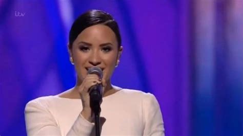 Demi Lovato Sings 'Let It Go' in Show-Stopping Live Performance | Demi ...