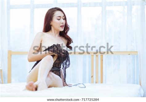 Topless Girl Nudesensual Brunette Woman Posing Stock Photo 717725284 Shutterstock