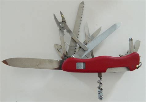 Genuine SWISS ARMY KNIFE TOOLS w case VICTORINOX | Other | Regina | Kijiji