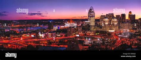 Cincinnati skyline at night Stock Photo - Alamy