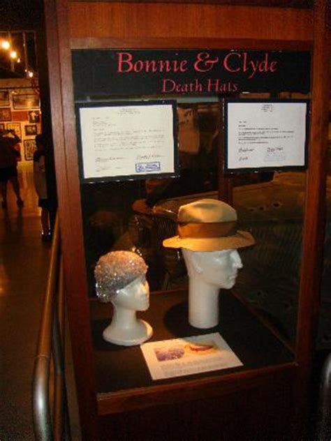 Museum Bonnie And Clyde Death - A Bonnie Clyde Death Car Not The Actual ...