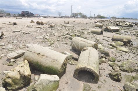 RENCANA PEMBANGUNAN PENGAMAN PANTAI PASCA TSUNAMI ANTARA Foto