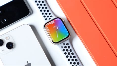 Hands-On With the Apple Watch Series 7 - MacRumors