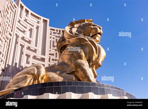 A Picture Of The Statue Of Leo The Lion The Animal Behind Metro