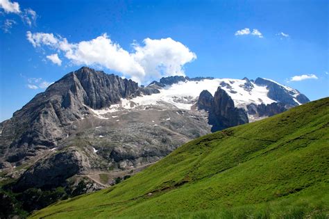 La Funivia Della Marmolada