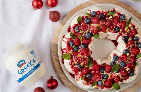 Christmas Wreath Pavlova - Jalna Yoghurt