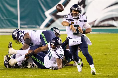 Philadelphia Eagles Rumors Russell Wilson Talk Won T Go Away