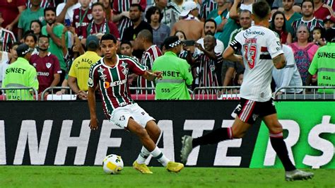 Alexsander Do Fluminense Já Foi Lateral Na Base Alvo Da Europa E é