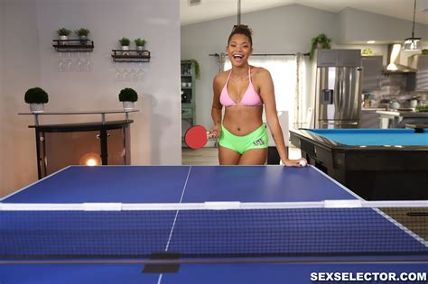 Michelle Anderson Strip Pong Pg18340003 Porn Pic