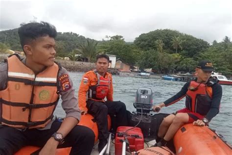 Warga Tangerang Hilang Terseret Ombak Saat Foto Dan Berenang Di Pantai