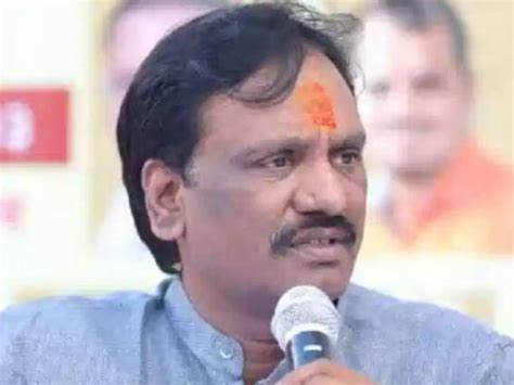 Activist Of Drug Mafia Lalit Patil Dada Bhuse He Has No Connection With The Shiv Sena Party