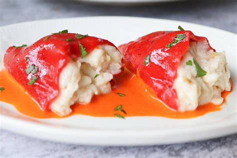 Pimientos Del Piquillo Rellenos De Merluza Receta Tradicional Para