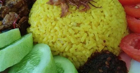 Resep Nasi Kuning Gurih Dan Wangi Oleh Santi Bunda Key Cookpad