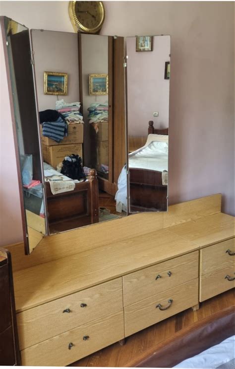 Трюмо с 3 зеркалами+2 прикроватными тумбами