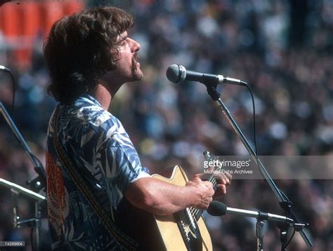 August 1978 Glenn Frey Of The Rock Band Eagles Performs Onstage In Picture Id74269604 1024×775